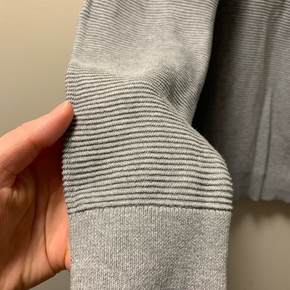 Bench Longsleeve size small - Picture 4 of 8